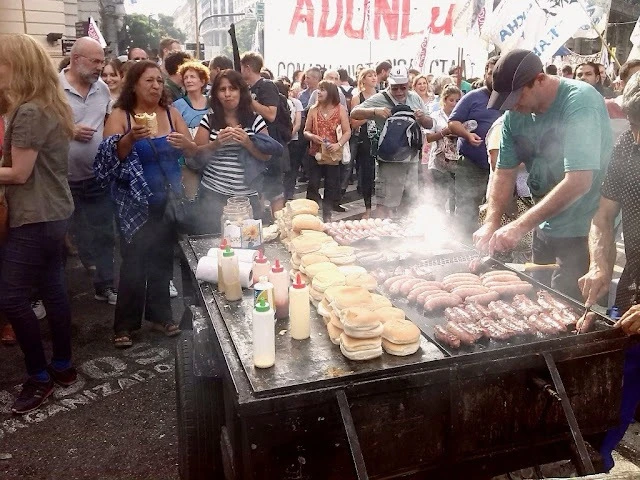 Seis comidas de rua argentinas para degustar em sua próxima viagem